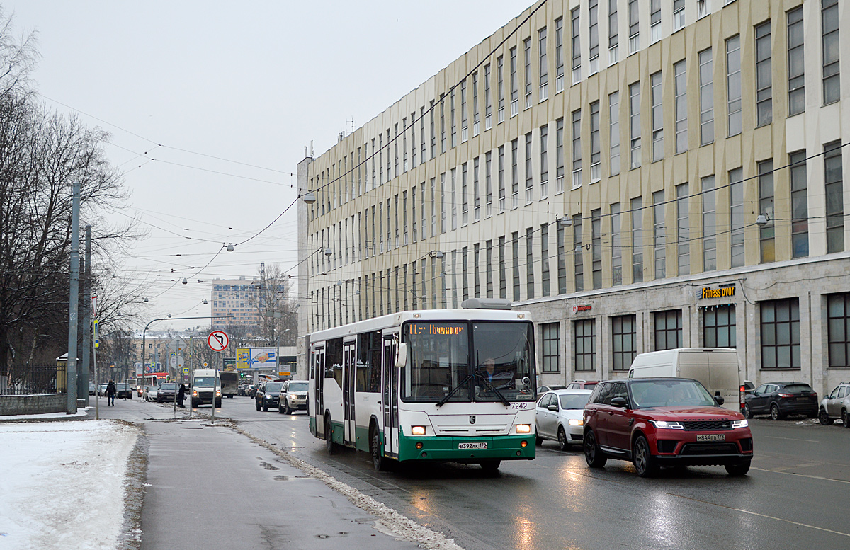 Saint Petersburg, NefAZ-5299-30-32 (5299CN) # 7242