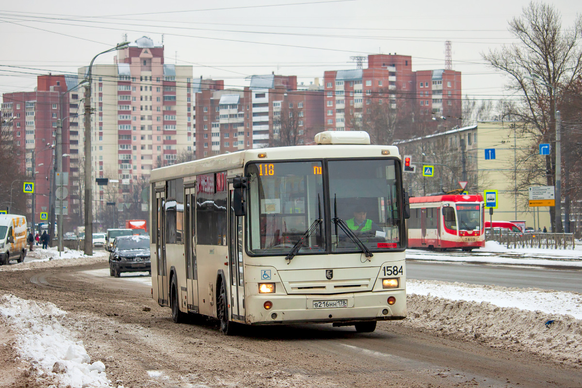Saint Petersburg, NefAZ-52994-40-42 # 1584