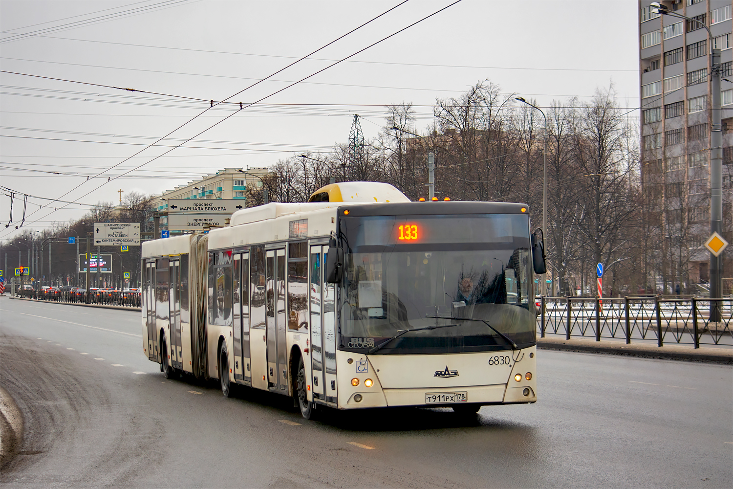 Saint Petersburg, MAZ-215.069 Nr. 6830
