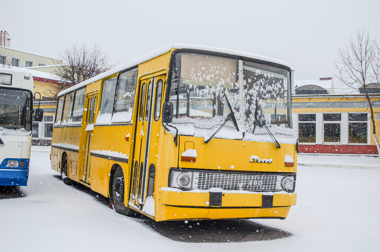 Minsk, Ikarus 260.43 # 9465 ІО-7