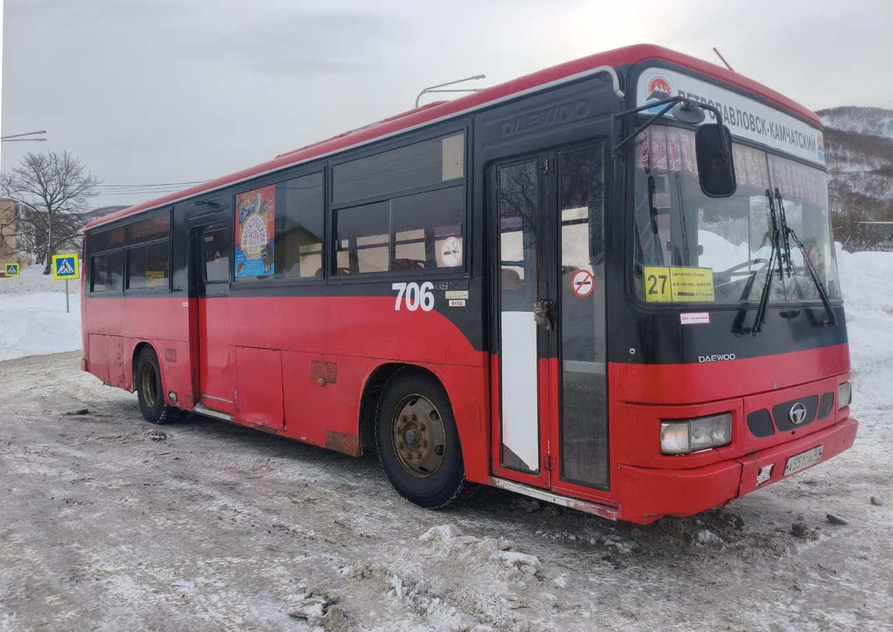 Petropavlovsk-Kamchatsky, Daewoo BS106 Royal City (Busan) # 706