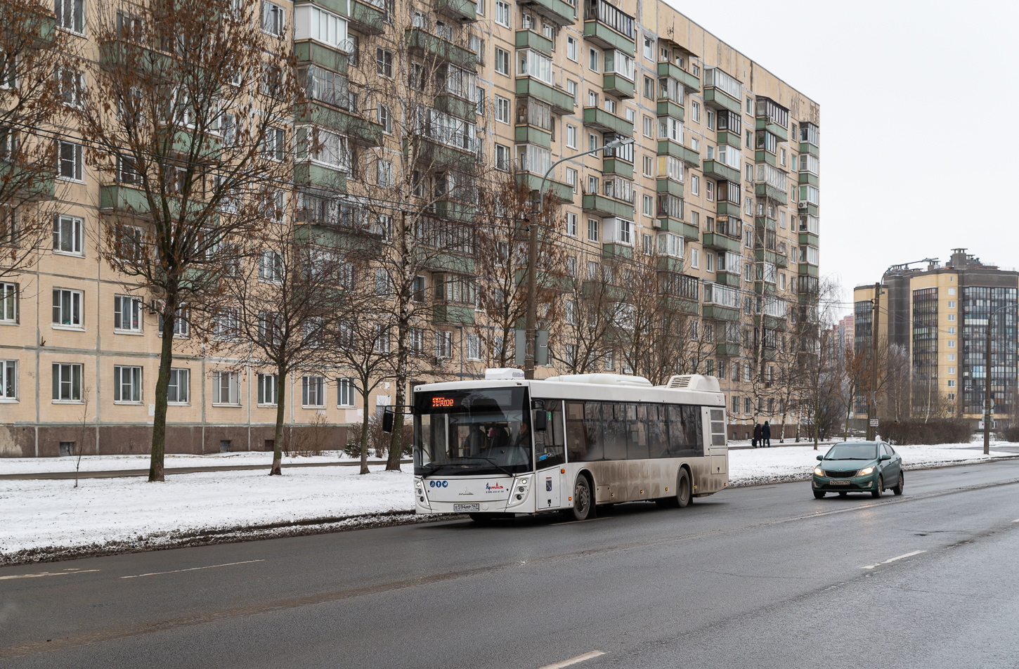 Otradnoye, MAZ-203.147 # Е 594 МР 147