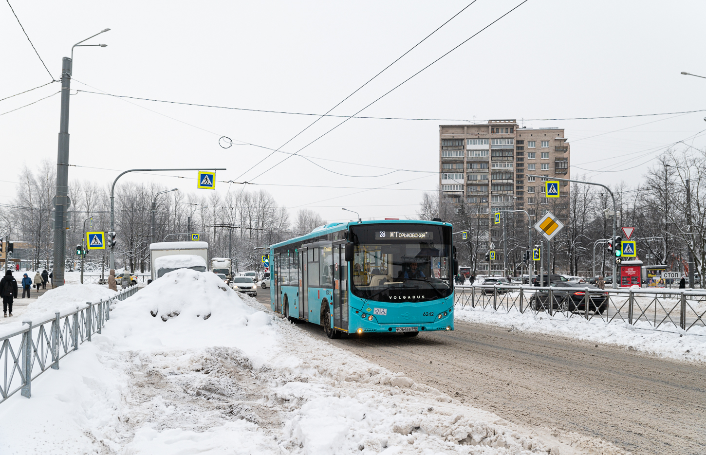 Saint Petersburg, Volgabus-5270.G2 (LNG) # 6242