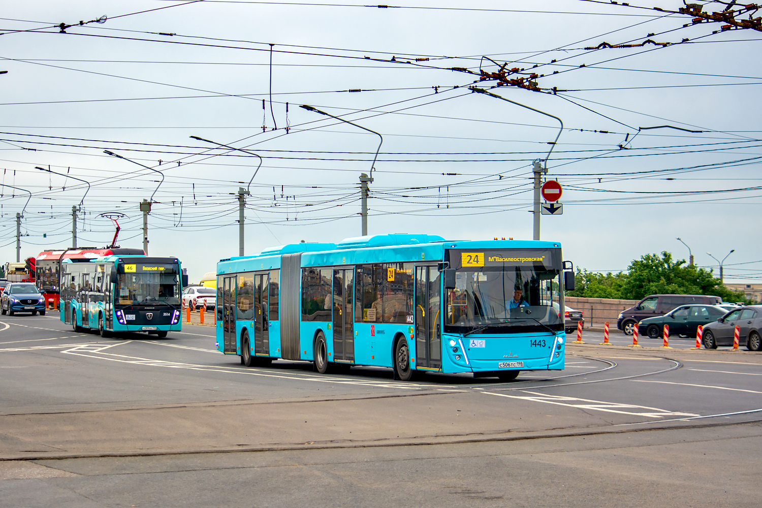 Saint Petersburg, NefAZ-5299-40-52 # 3514; Saint Petersburg, MAZ-216.047 # 1443