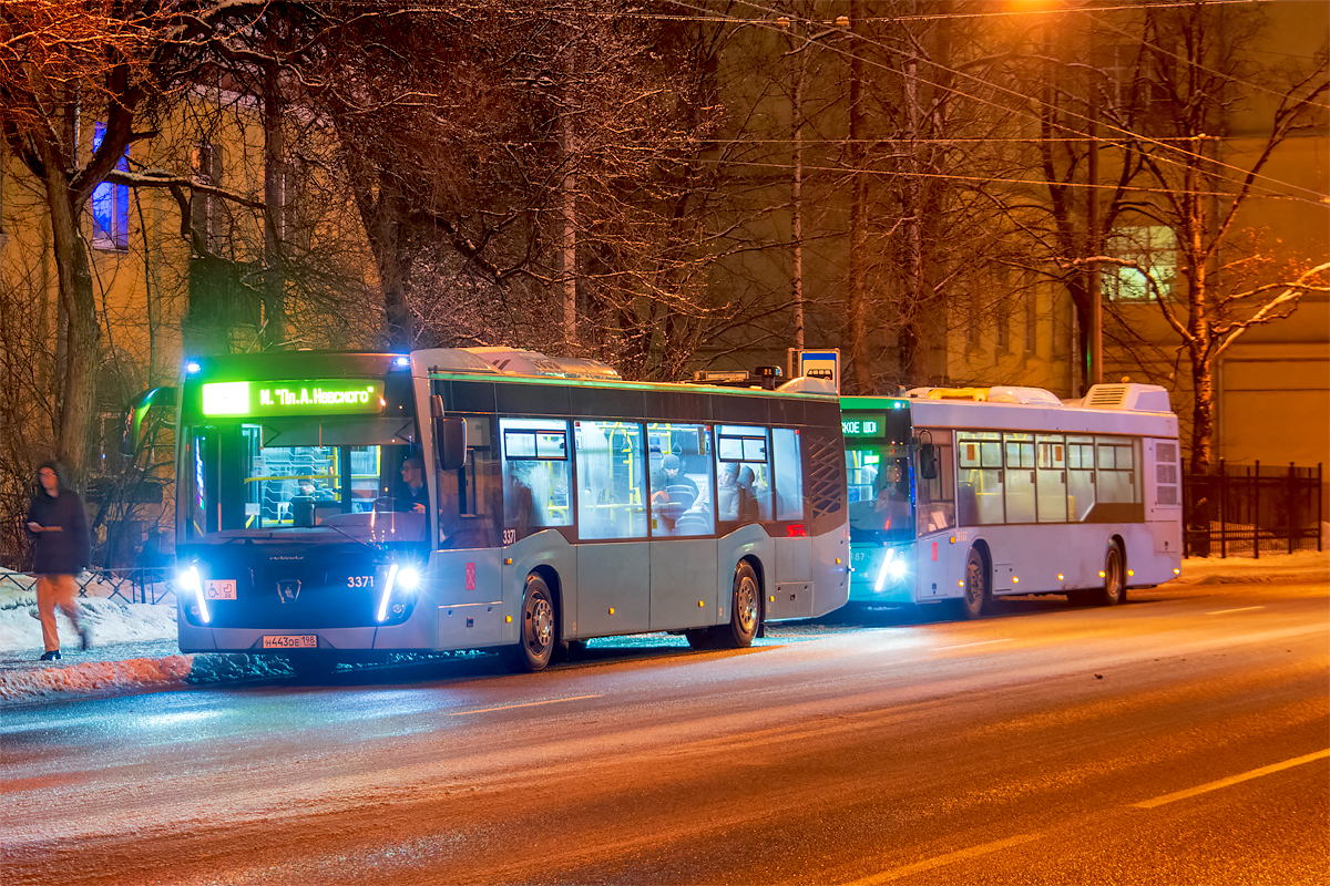 Saint Petersburg, NefAZ-5299-40-52 # 3371