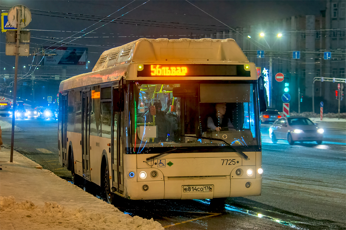 Saint Petersburg, LiAZ-5292.71 # 7725