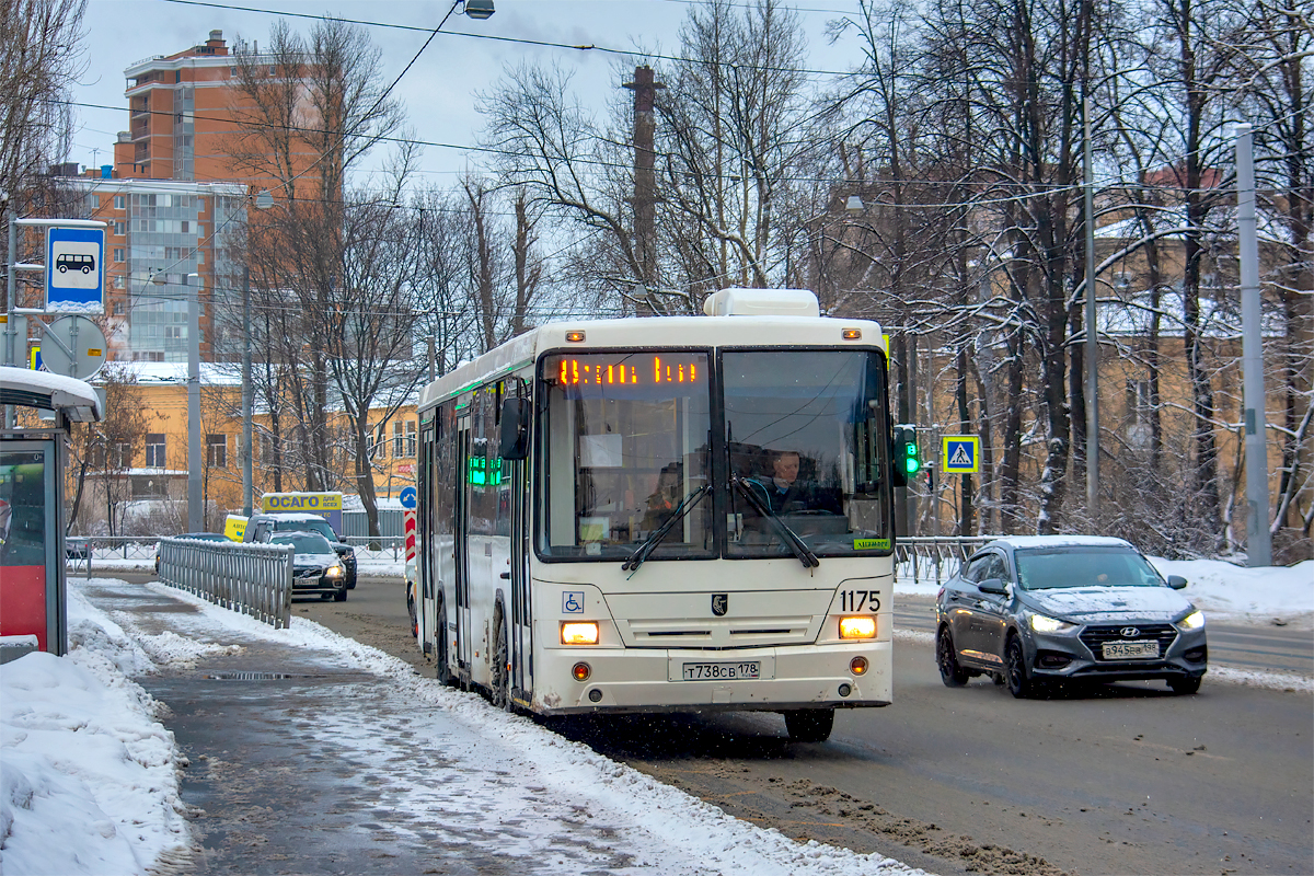 Saint Petersburg, NefAZ-52994-40-42 # 1175