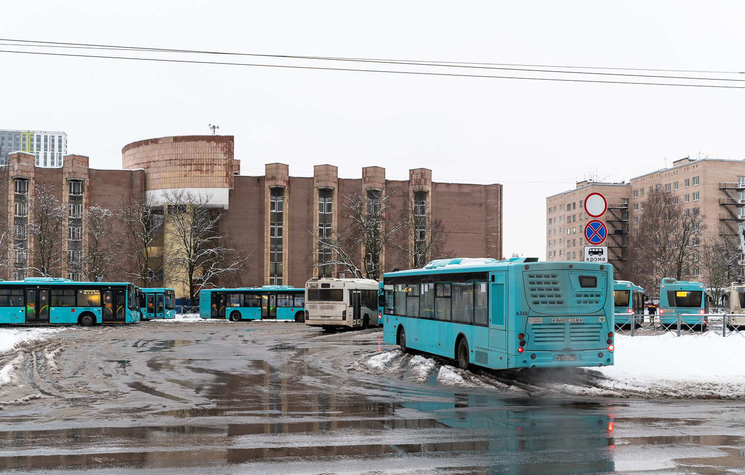 Saint Petersburg, Volgabus-5270.G4 (LNG) # 6348