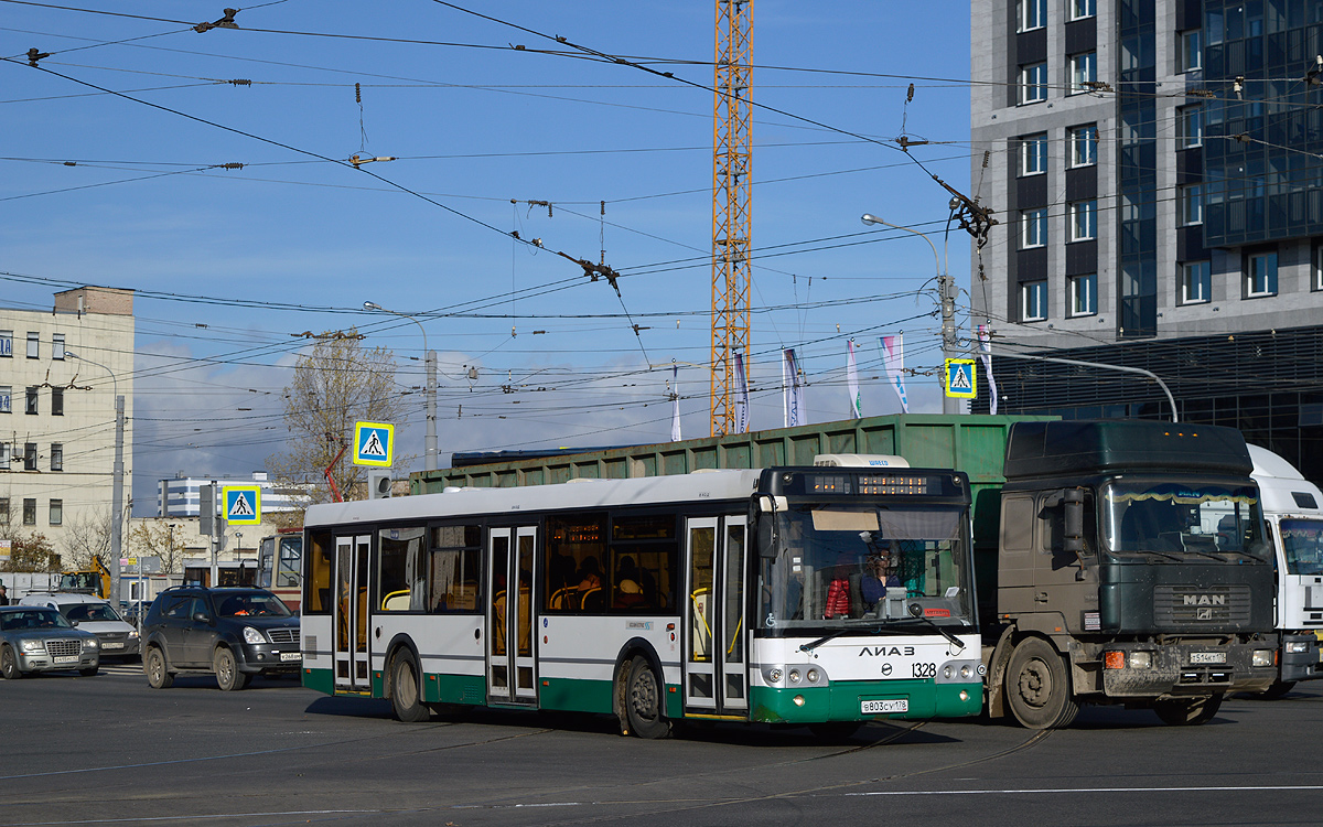 Saint Petersburg, LiAZ-5292.60 # 1328