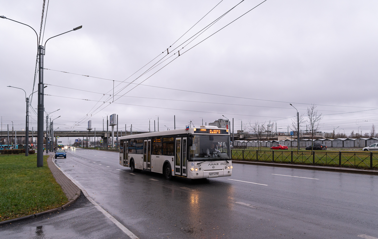 Saint Petersburg, LiAZ-5292.60 # 6942