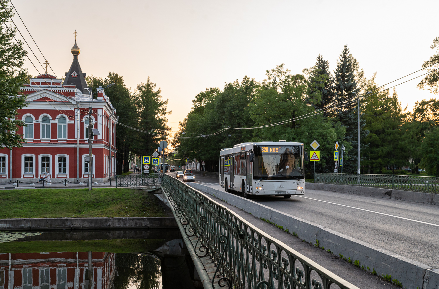 Saint Petersburg, MAZ-203.085 # 8133