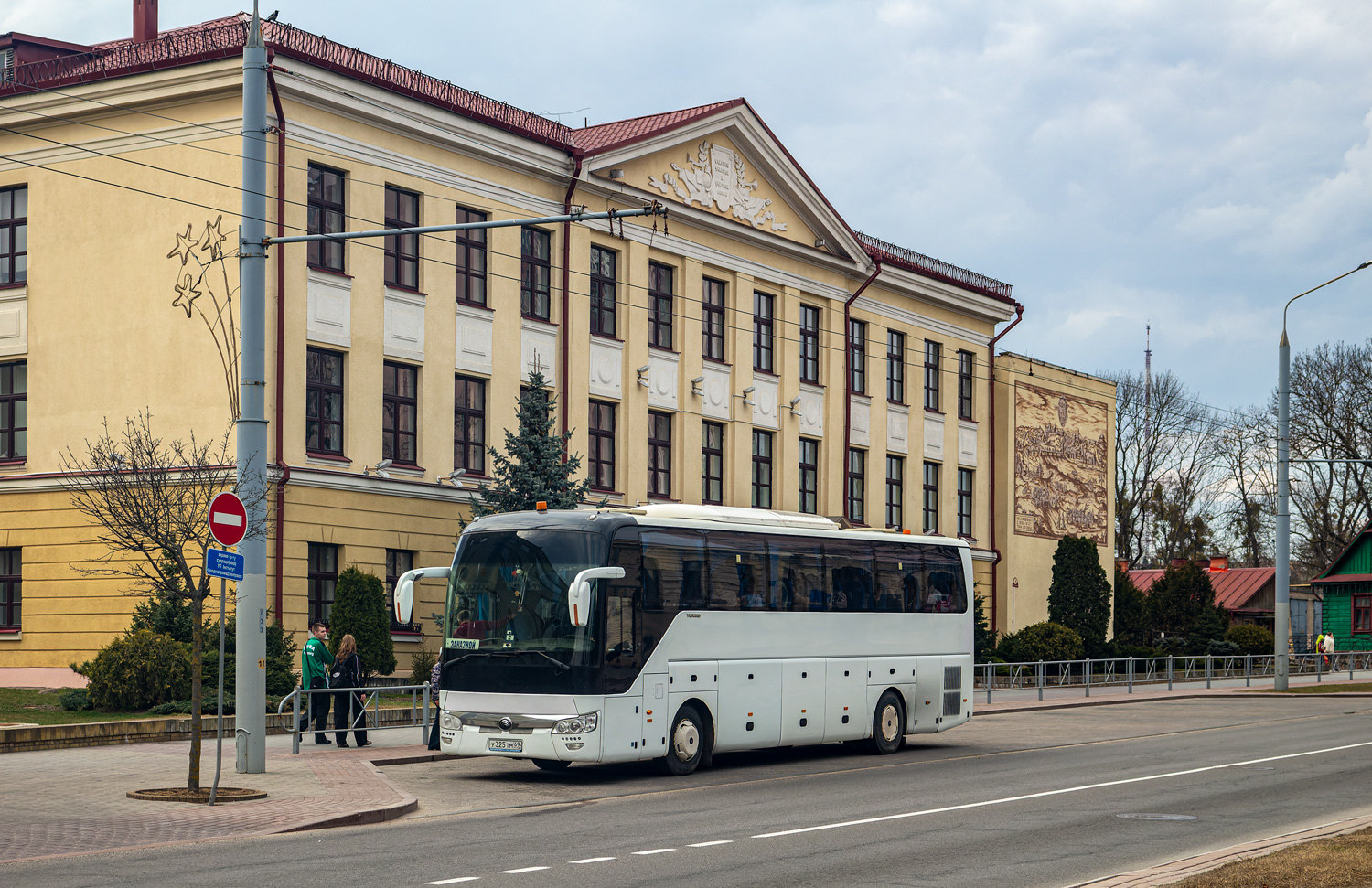 Ostashkov, Yutong ZK6122H9 # У 325 ТМ 69