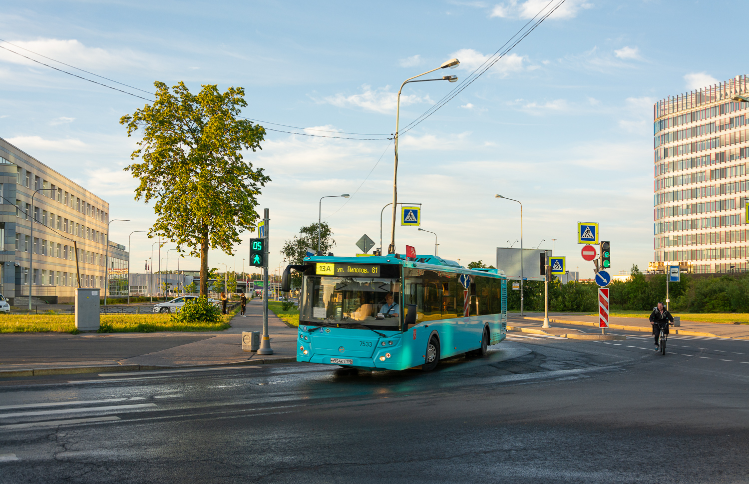 Saint Petersburg, LiAZ-5292.67 (LNG) # 7533