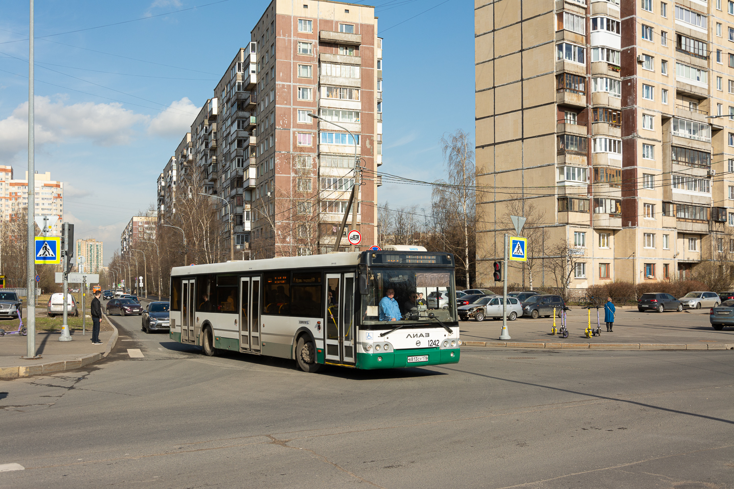 Saint Petersburg, LiAZ-5292.60 # 1242