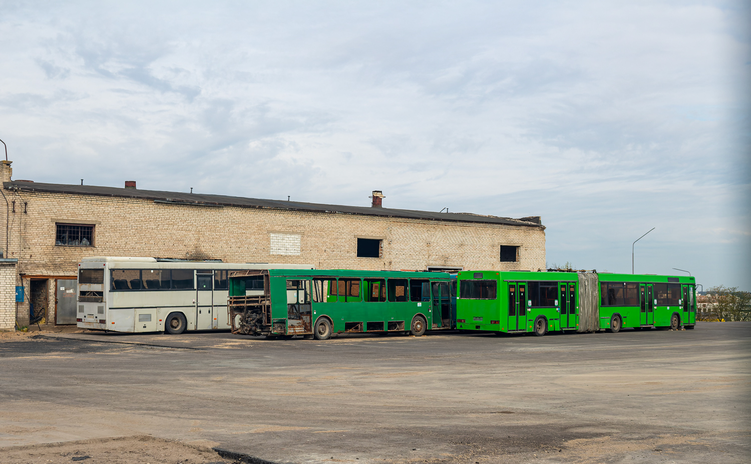 Grodno, MAZ-152.062 # 10741; Grodno, Neman-52012 # 20541; Grodno, MAZ-105.060 # 42056