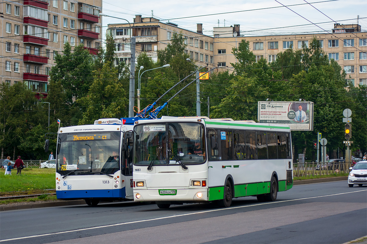 Saint Petersburg, LiAZ-5293.60 # 3657