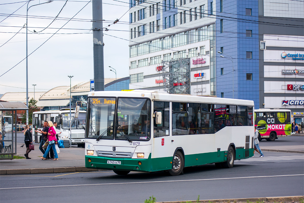 Saint Petersburg, NefAZ-5299-30-32 (5299CN) No. 8179