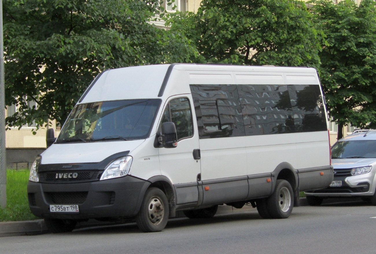 Saint Petersburg, Nizhegorodets-2227UU (IVECO Daily) # С 795 ВТ 198