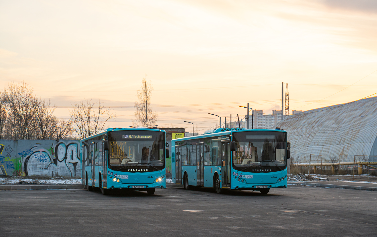 Saint Petersburg, Volgabus-5270.G2 (LNG) # 6437; Saint Petersburg, Volgabus-5270.G2 (LNG) # 6146