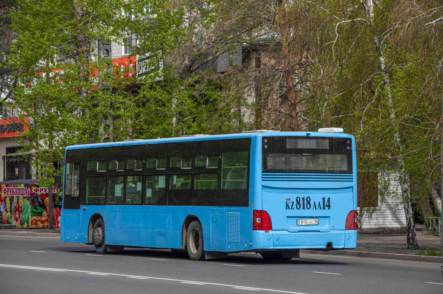 Pavlodar, Huanghai DD6129S15 # 818 AA 14