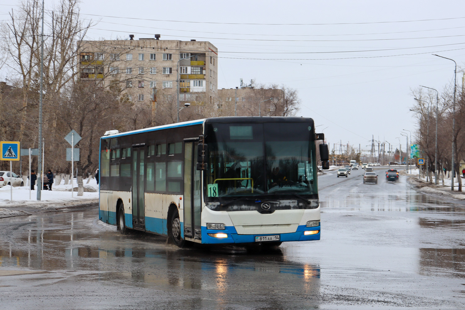 Pavlodar, Huanghai DD6129S15 # 811 АА 14