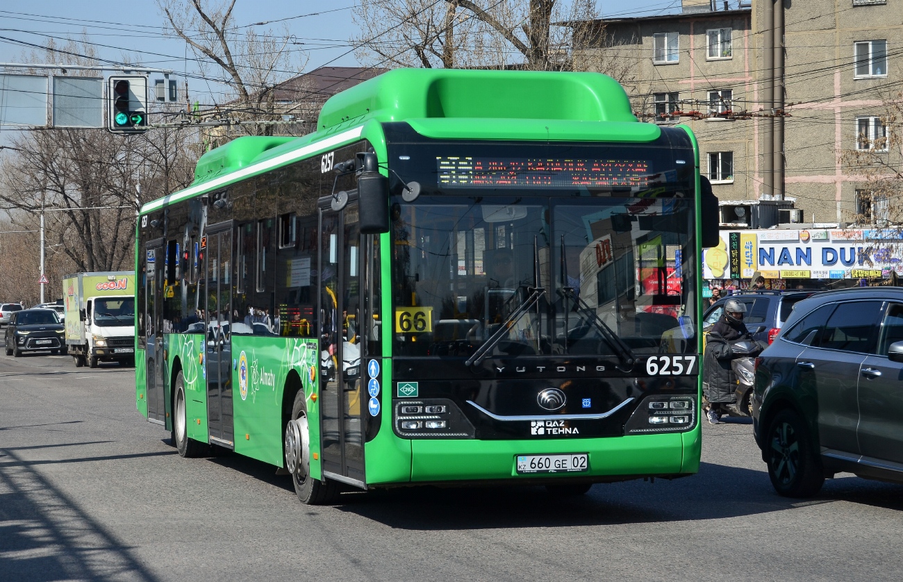 Almaty, Yutong ZK6126HG (QazTehna) # 6257