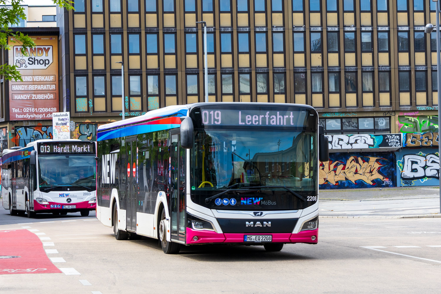 Mönchengladbach, MAN 12C Lion's City 12 NL280 EfficientHybrid # 2208