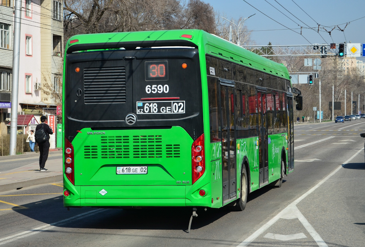 Almaty, Golden Dragon XML6125CN (Hyundai Trans Auto) # 6590