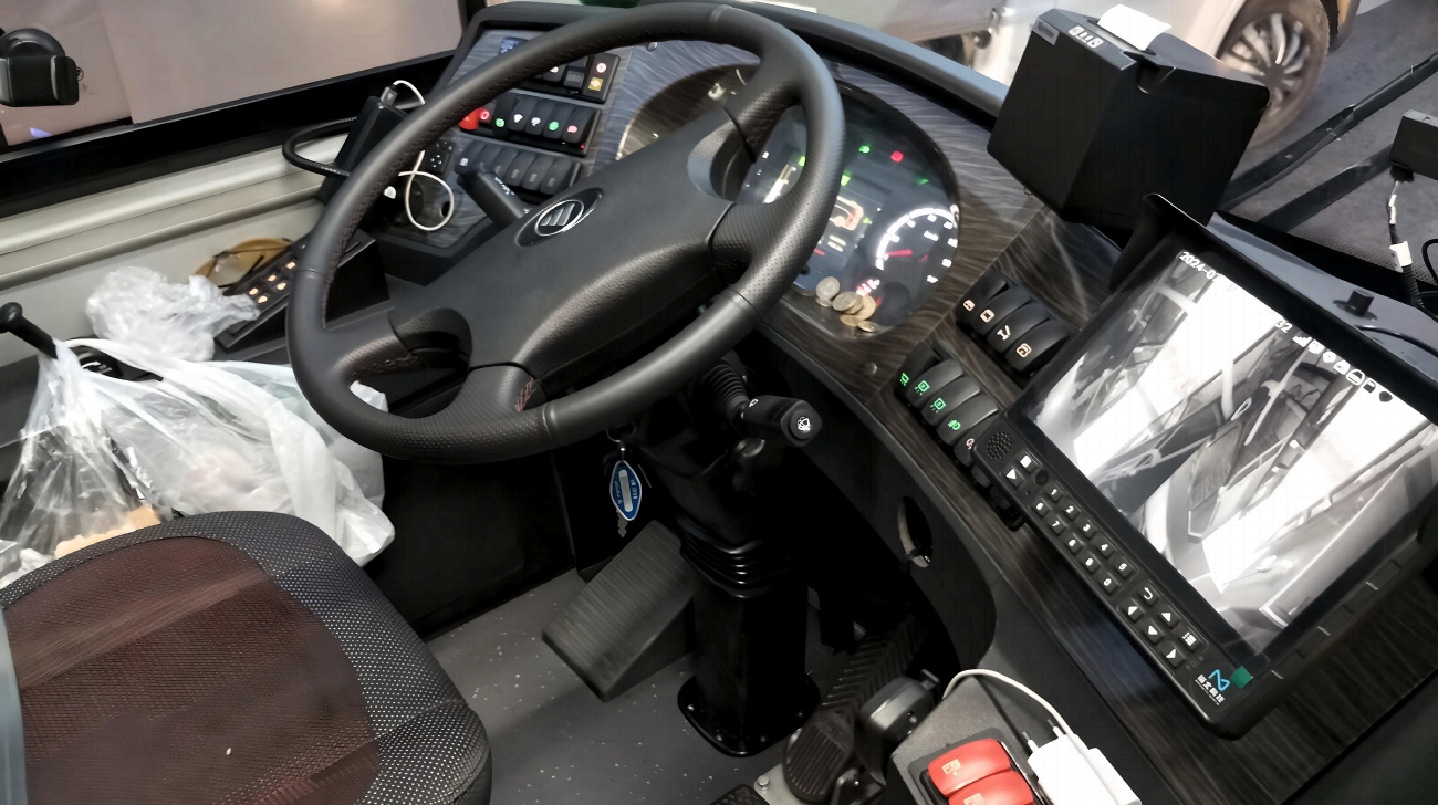Almaty, Foton BJ6123C6CTD-A1 # 9242