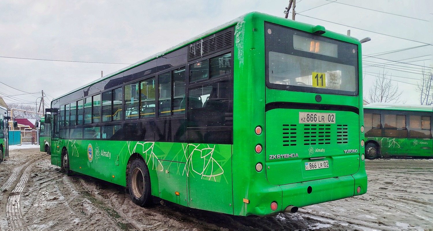Almaty, Yutong ZK6118HGA No. 866 LR 02