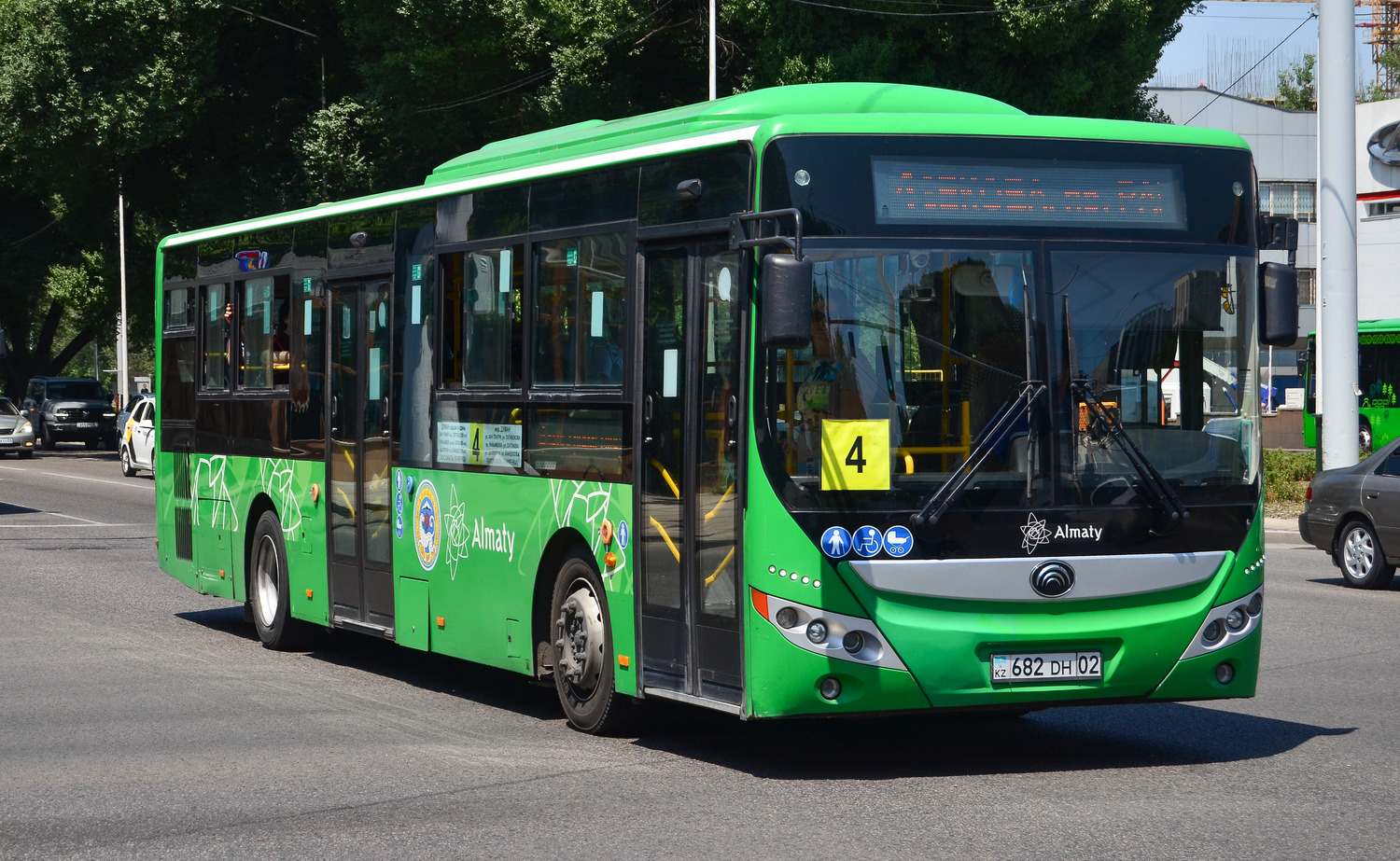 Almaty, Yutong ZK6118HGA (QazTehna) # 682 DH 02
