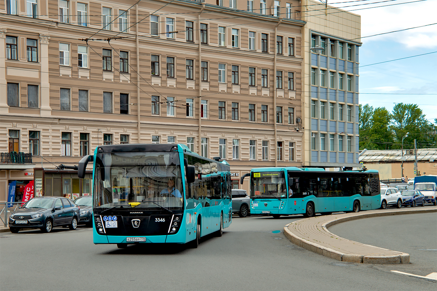Saint Petersburg, NefAZ-5299-40-52 # 3346; Saint Petersburg, NefAZ-5299-40-57 (LNG) # 35638