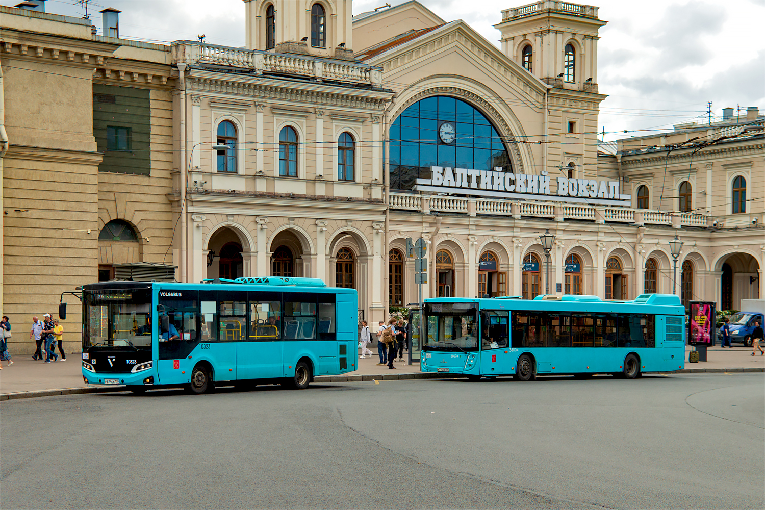 Saint Petersburg, Volgabus-4298.G4 (LNG) # 10323; Saint Petersburg, MAZ-203.945 # 38004