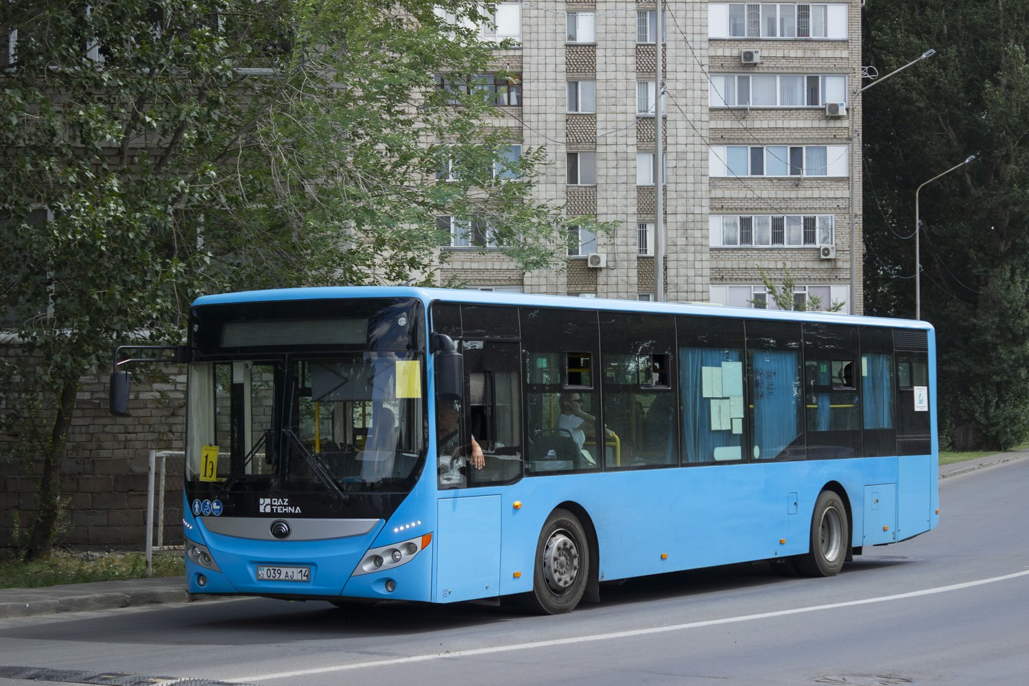Pavlodar, Yutong ZK6118HGA (QazTehna) # 039 AJ 14