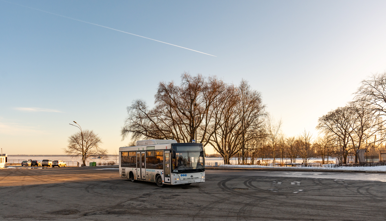 Saint Petersburg, Lotos-206 # Х 353 УН 178