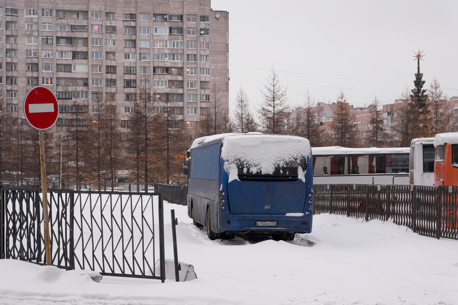 Moscow, Golden Dragon XML6121E1G # К 753 ХХ 197