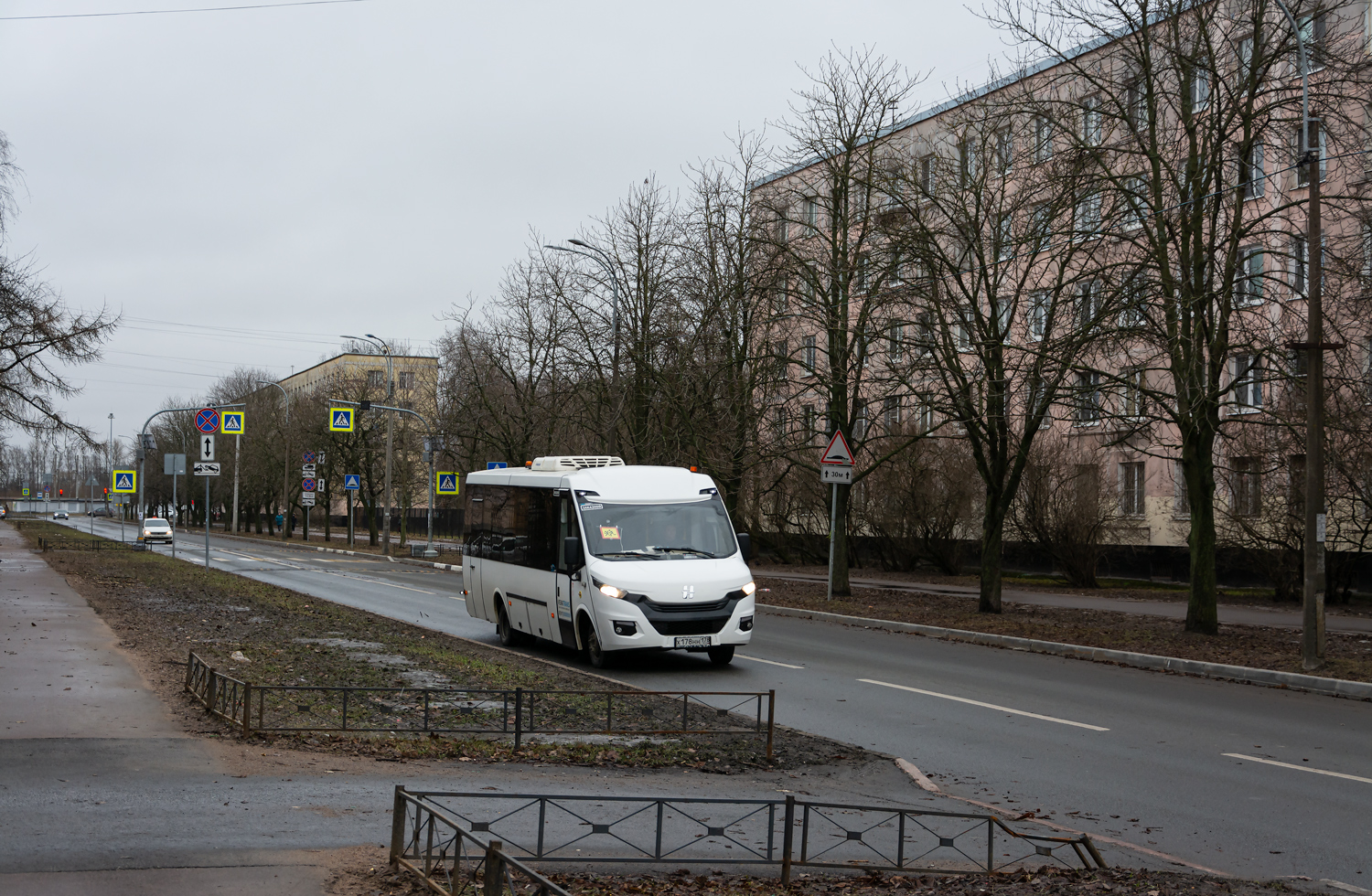 Saint Petersburg, Neman-420234-511 # Х 178 НН 178