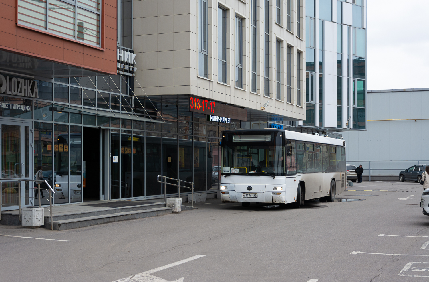 Vyborg, Yutong ZK6118HGA # В 935 РМ 47