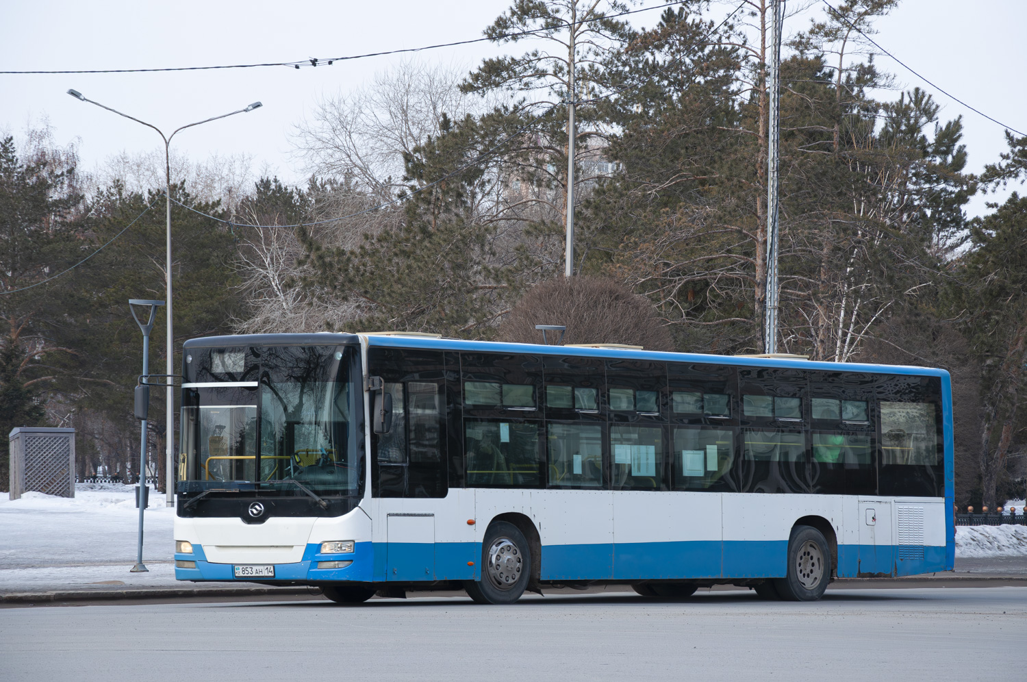 Pavlodar, Huanghai DD6129S15 # 853 AH 14